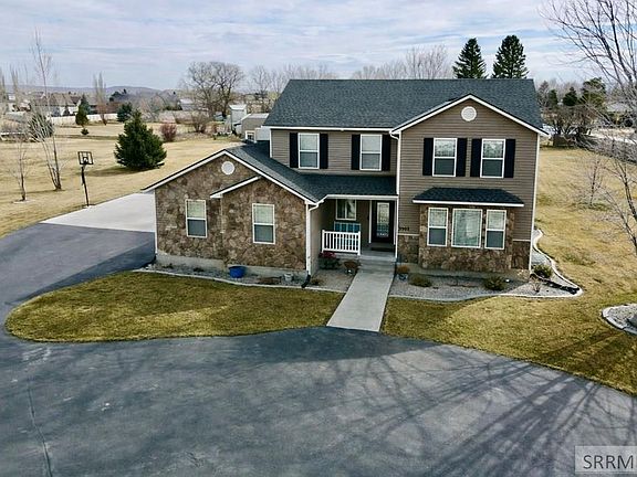 3rd image of 3902 E 154 N