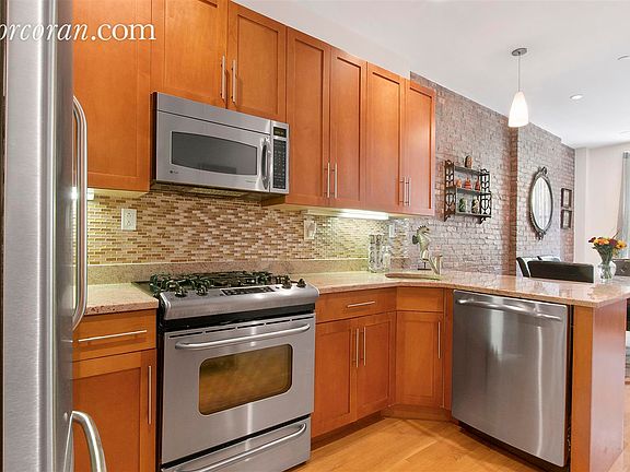 3rd image of 256 W 123rd St APT 2