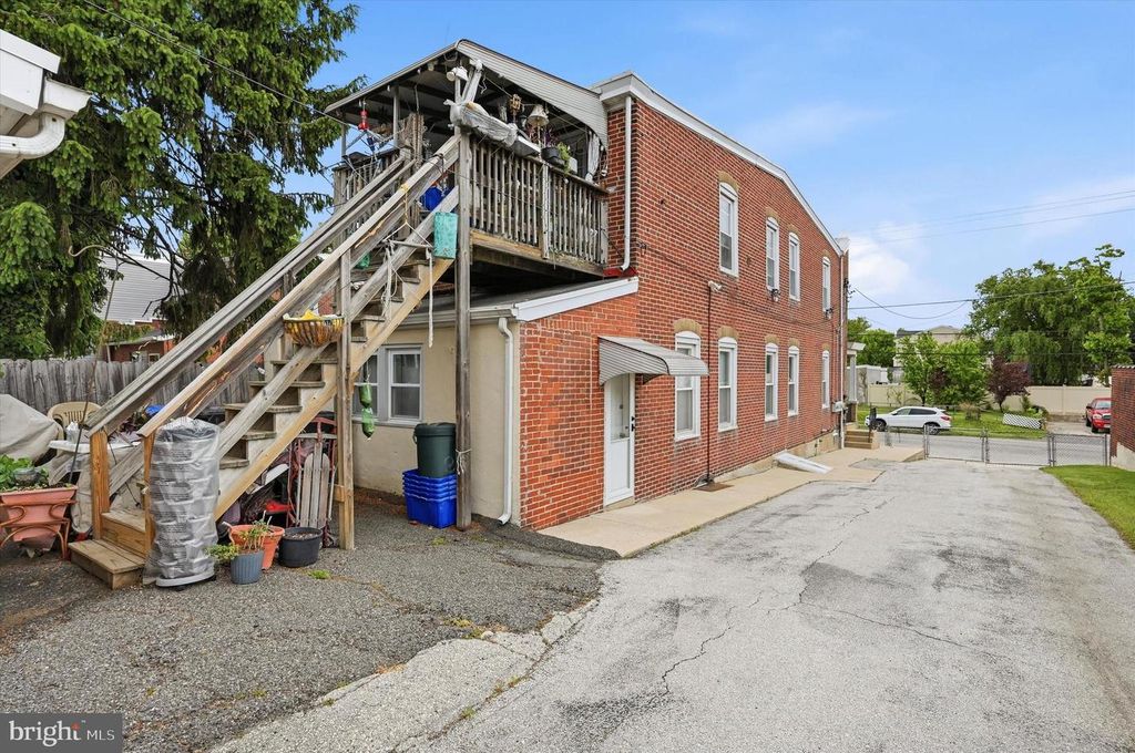 815 Tremont Ave, Norristown, PA - View 3