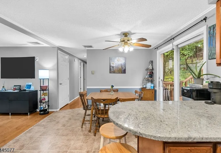 76 Valley View Dr — Photo 10