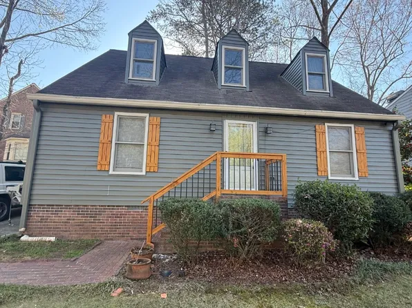 1394 Oakengate Dr, Stone Mountain, GA 30083