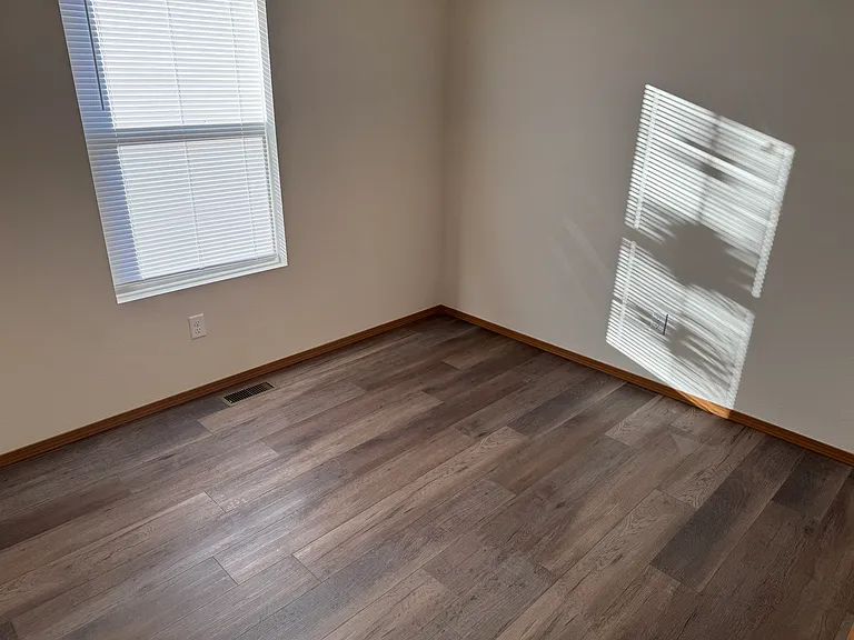 2324 N Taylor Ave — Photo 4