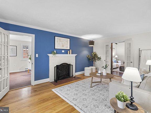 3rd image of 309 Waterford Rd