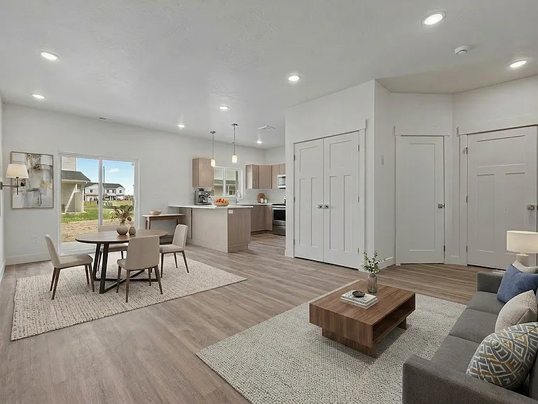 661 Brezza Dr — Photo 6