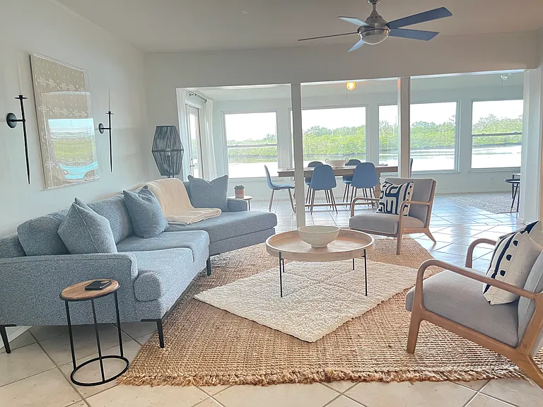 351 Renoir Dr — Photo 3