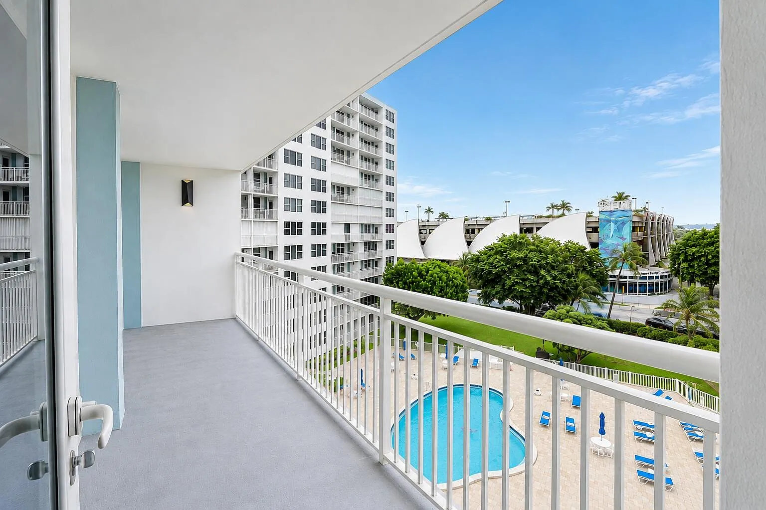 2 bed, 2.0 bath, 1100 sqft, $2,900 — Photo 1