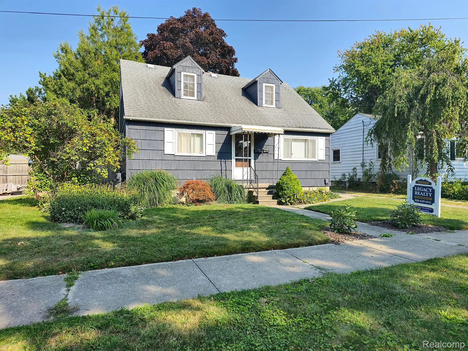 705 Hart St photo 1