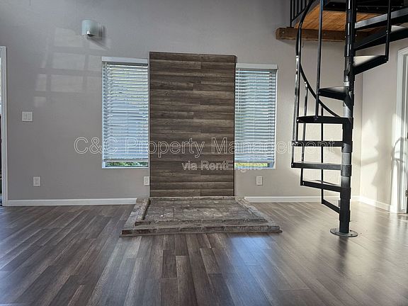 3rd image of 1420 Munras Ave #B
