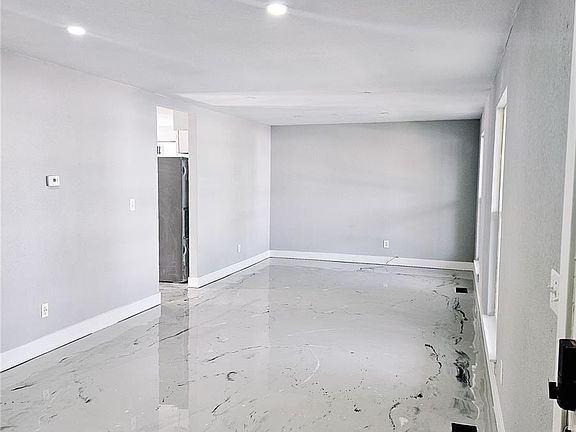 4th image of 4716 Freeport Way