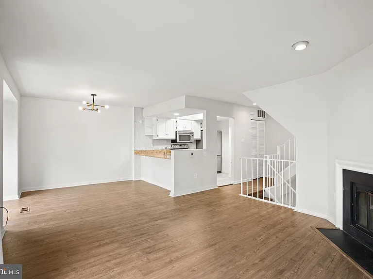 18616 Pier Point Pl — Photo 3