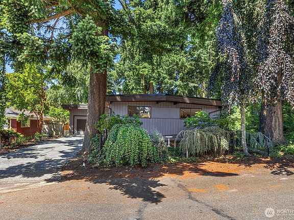 3rd image of 12521 2nd Avenue NE
