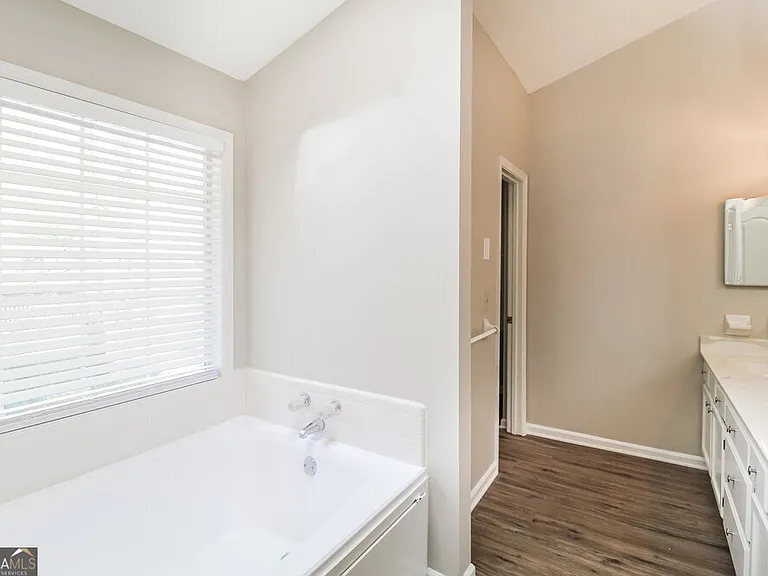 2915 Emerson Lake Dr — Photo 13