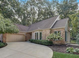 5861 Woods Edge Rd, Fitchburg, WI 53711