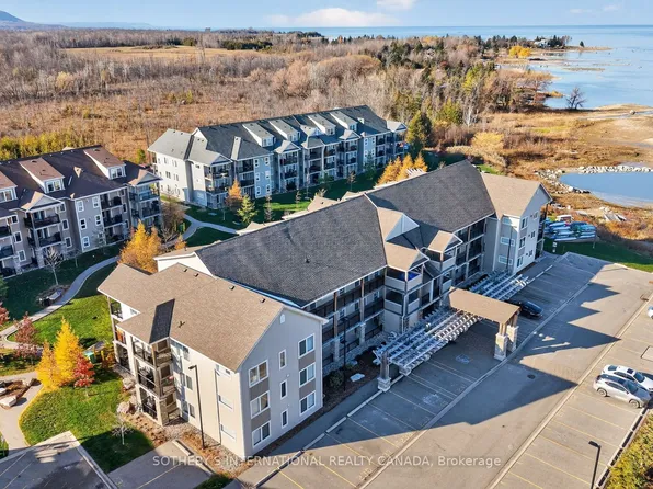 4 Cove Ct #307, Collingwood, ON L9Y 0Y6
