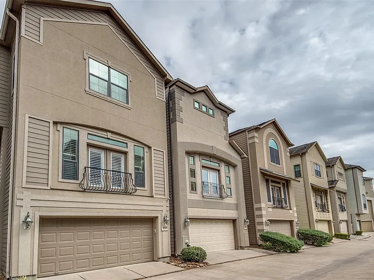 1126 Hempstead Villa Ln — Photo 1