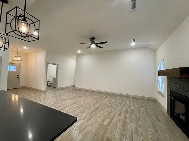 1024 Laux Lane - 1 — Photo 4