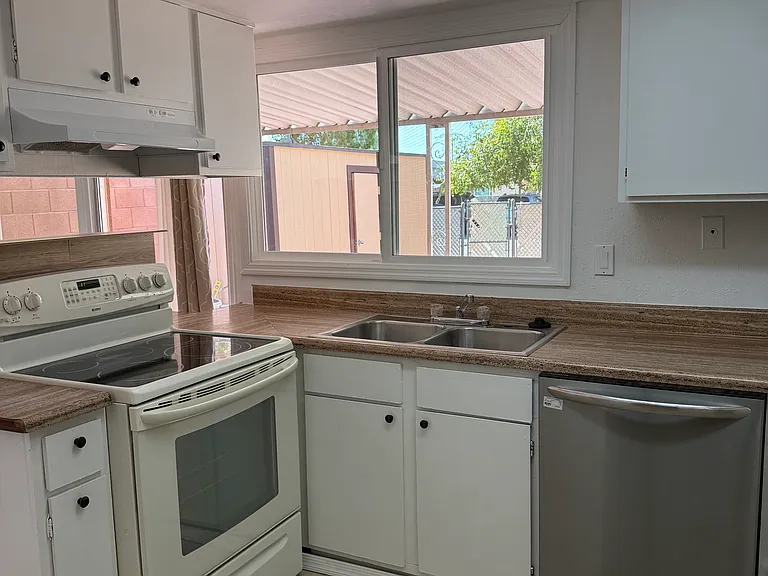 6113 N 31st Ave — Photo 10