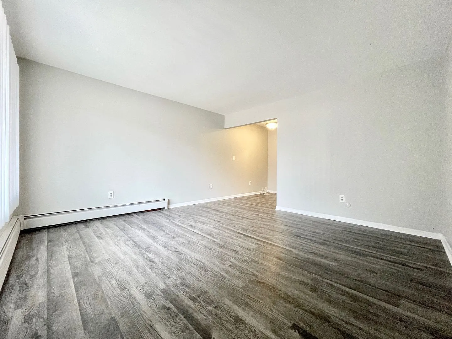 1 bed, 1.0 bath, 500 sqft, $995 — Photo 2