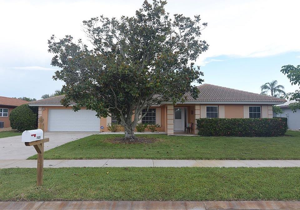 1st image of 7428 Dickens Dr
