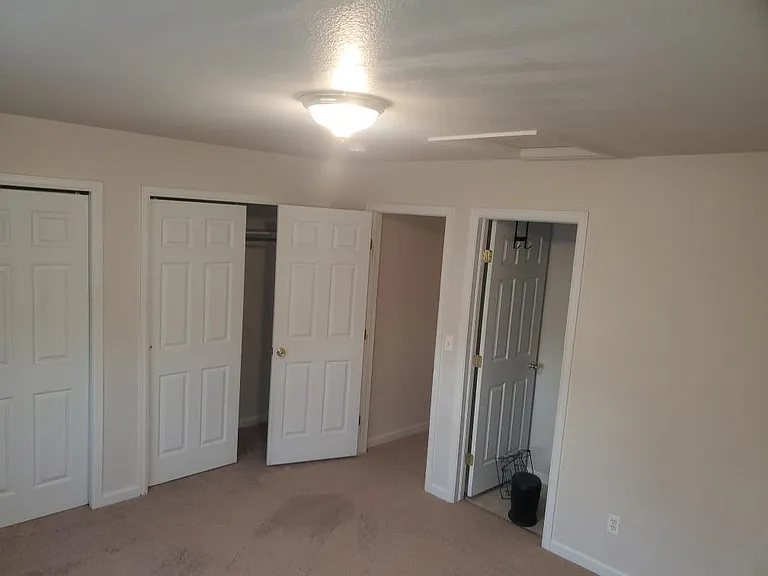 7557 Broadway St — Photo 7