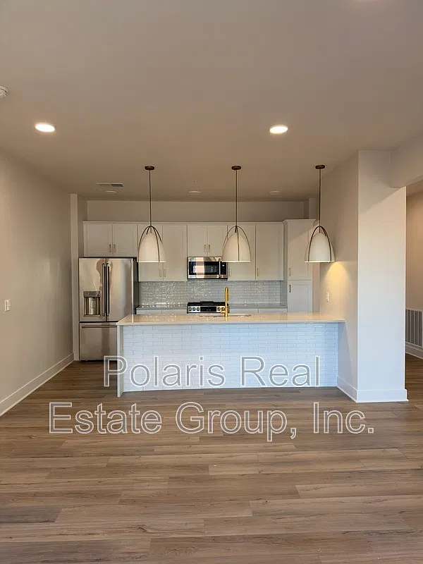 2 bed, 2.0 bath, 1671 sqft, $3,500 — Photo 4