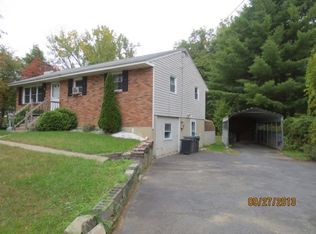 35 Sitterly Rd, Halfmoon, NY 12065