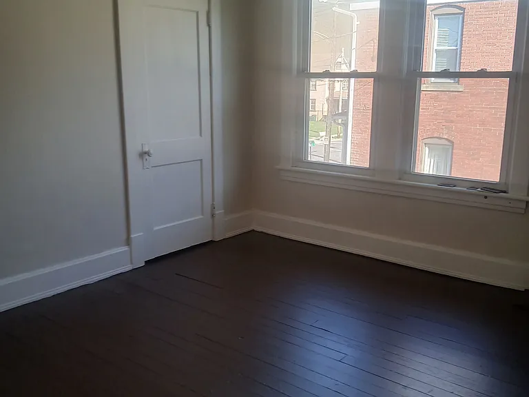 550 Ferndale Ave — Photo 6