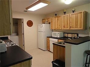 2nd image of 410 E Anderson Ave