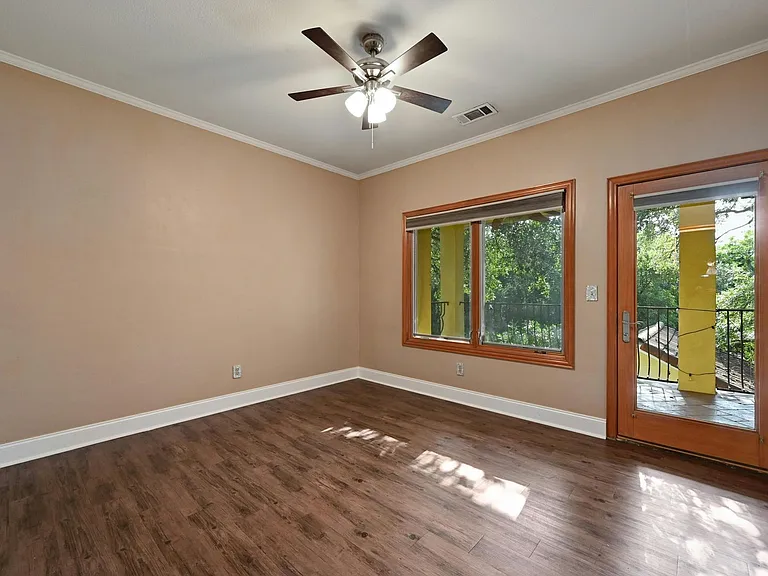 2829 San Gabriel St — Photo 17