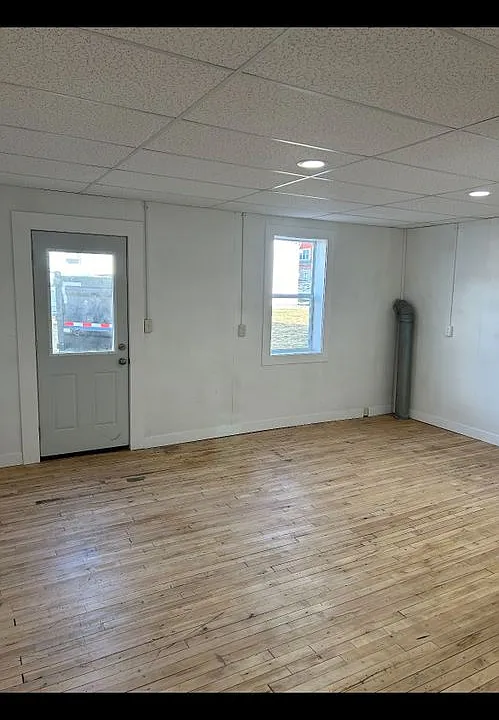 302 Main St