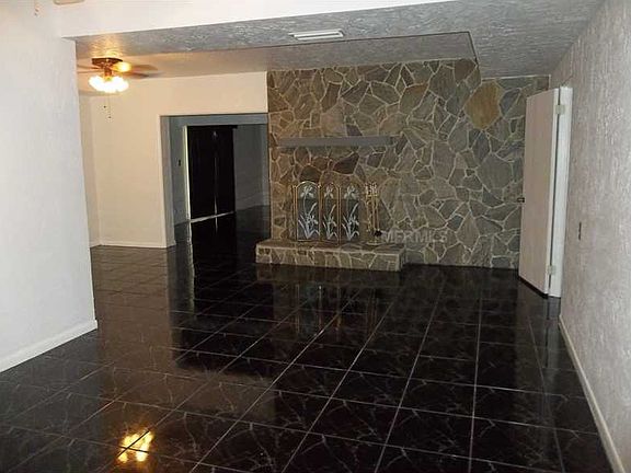 4th image of 3304 Park Ave