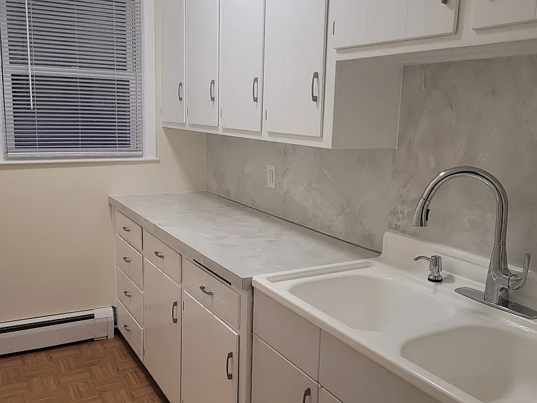 182 Pleasant St — Photo 7