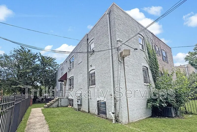 4330 Halley Ter SE #102