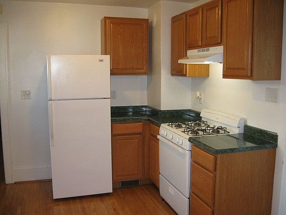 4th image of 1983 Ivy Ave E