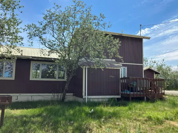 1202 Qugyuk St, Bethel, AK 99559