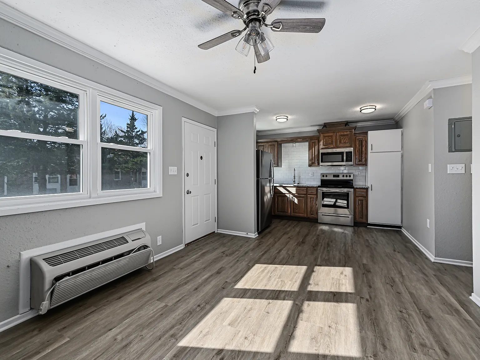 1 bed, $745 — Photo 2