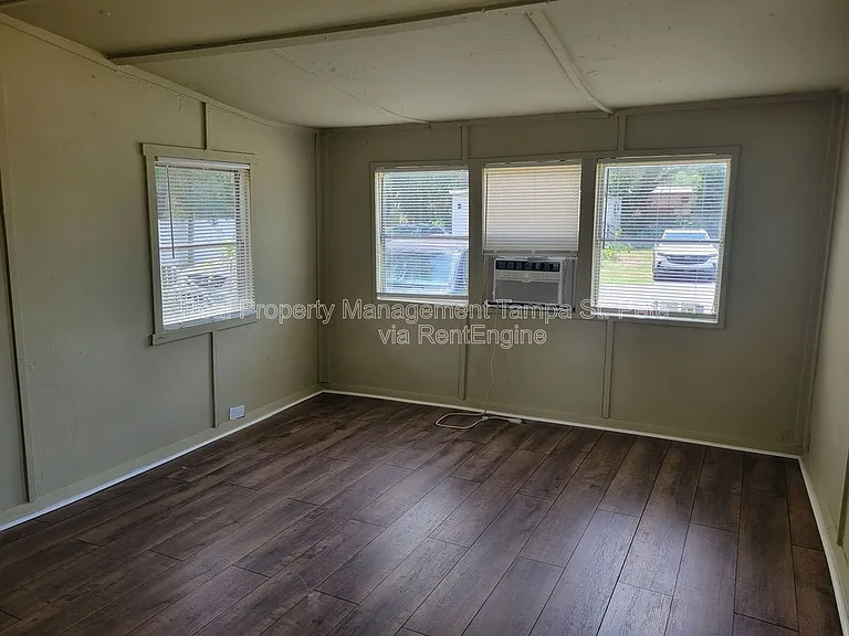 710 S 50th St #8 — Photo 3