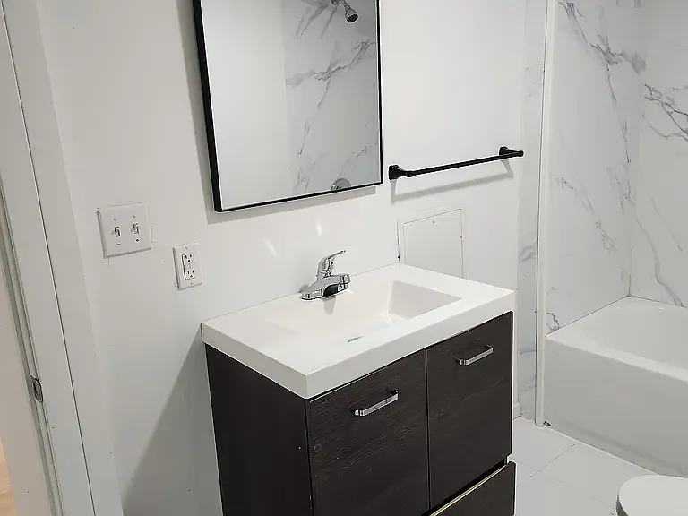 13 Vine St #1 — Photo 9