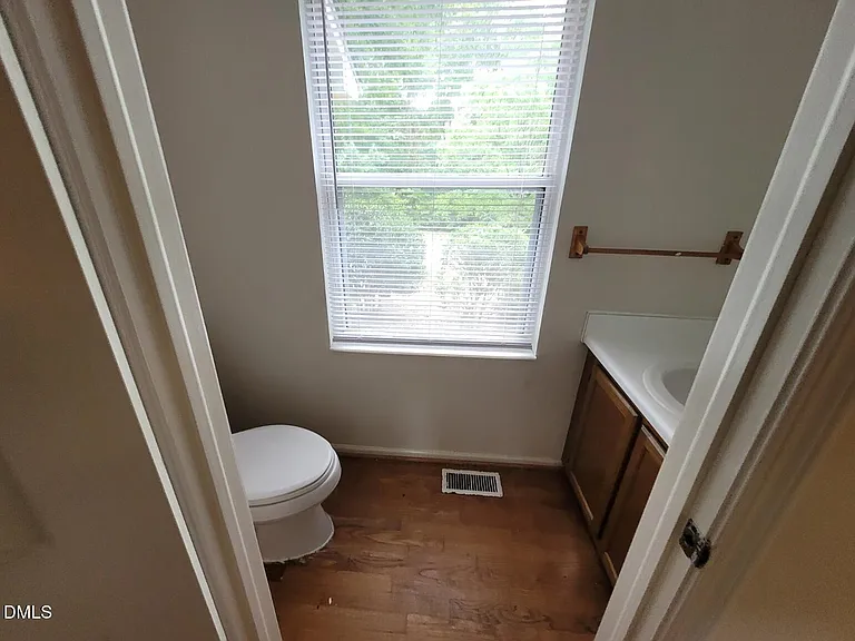 104 Corgy Dr — Photo 12