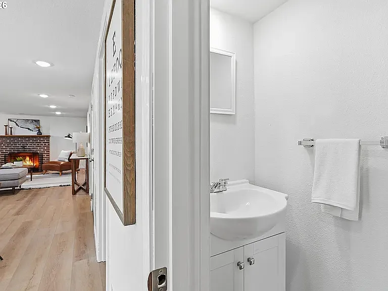 131 NW 11th Ave #B — Photo 9