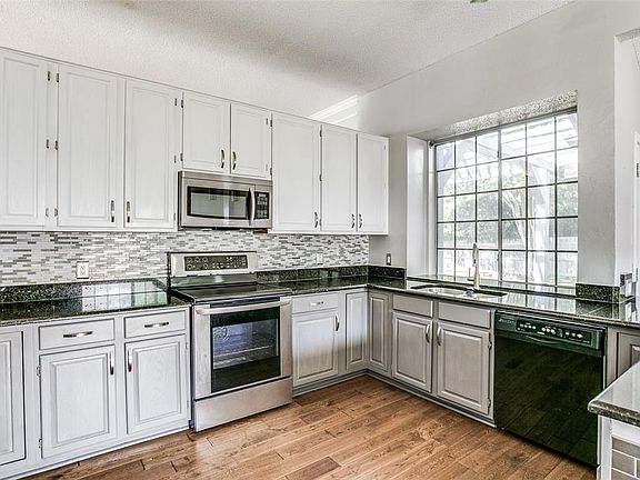 3rd image of 4102 Harvestwood Dr