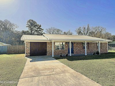 201 Hunter Dr, Ocean Springs, MS, 39564