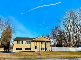 6336 N Frostwood Pkwy, Peoria, IL 61615