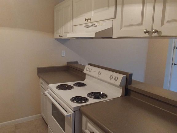 5th image of 4601 Grayview Ct #A305