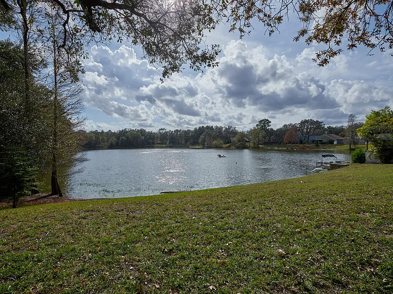 2602 Wrencrest Cir — Photo 32