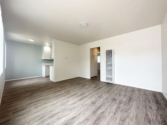 5th image of 4842 Santa Cruz Ave #4842