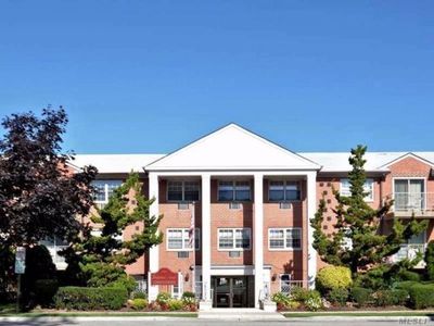 250 N Village Ave APT A24, Rockville Centre, NY, 11570