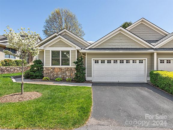 2nd image of 27 Augusta Cir