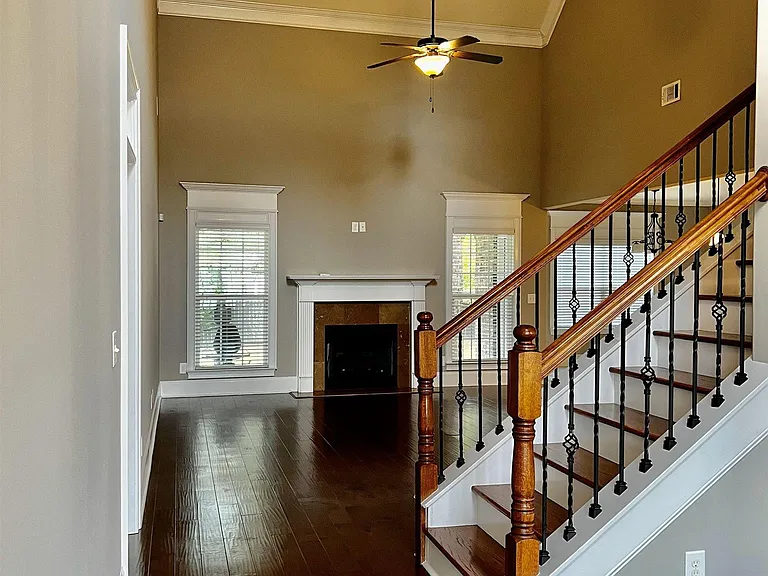 609 Cannock Ct — Photo 4