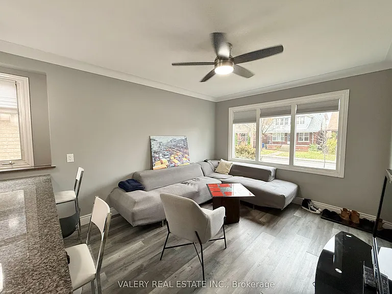 1102 Langlois Ave — Photo 12